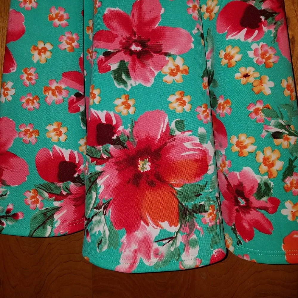 Dress - Picture 2 of 4